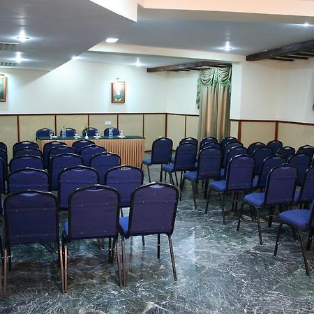 Best Western Amrutha Castle Haiderabad Buitenkant foto